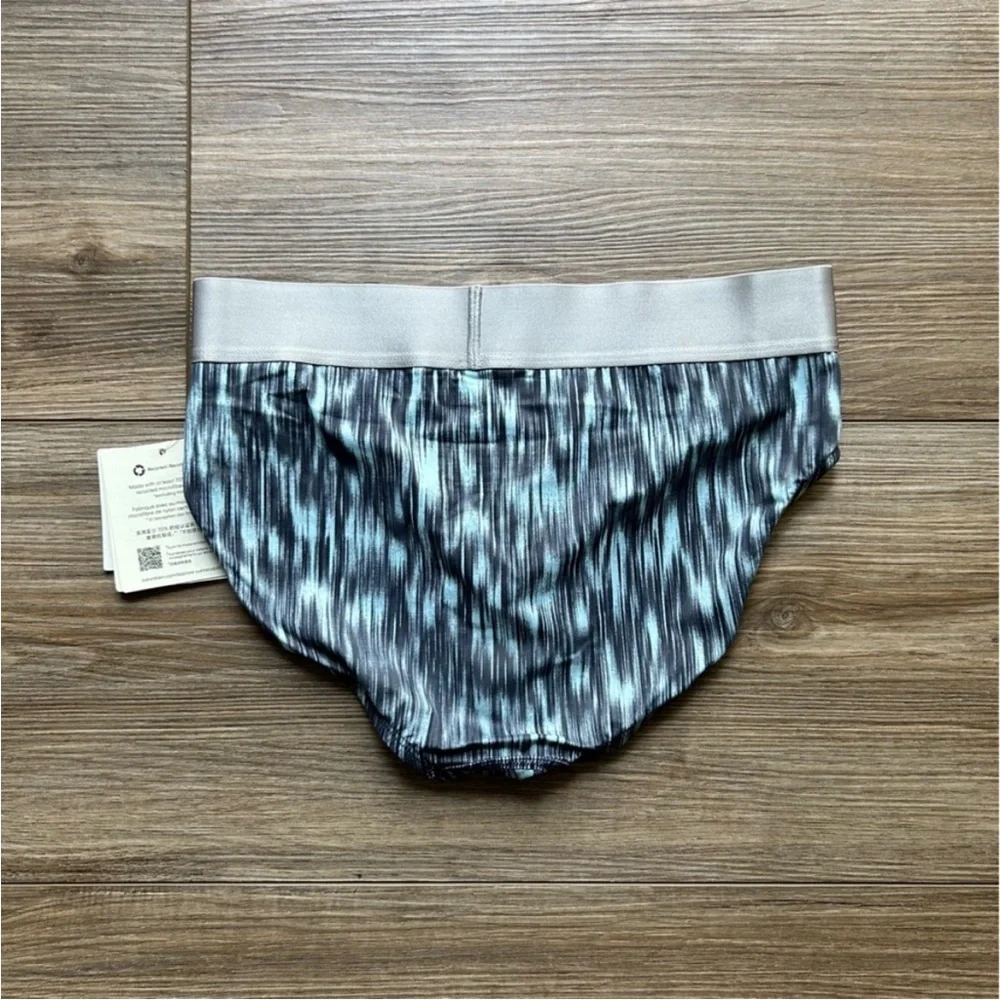 Calvin Klein | Brushed Microfiber Stretch Hip Brief in Downpour Print (Medium)